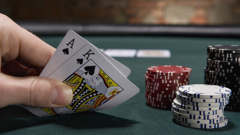 4 Blackjack Betting Strategies for Newbie Gamblers