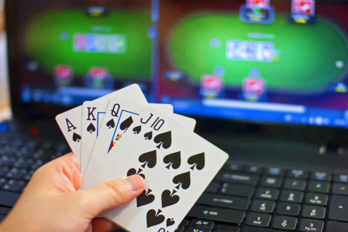 Bluffing in Online Poker