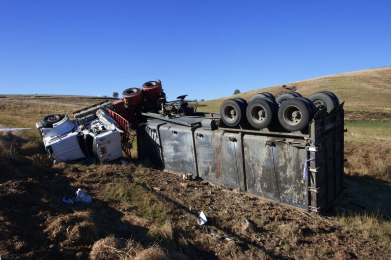 How to Deal With a Truck Accident in the US and Its Fines?