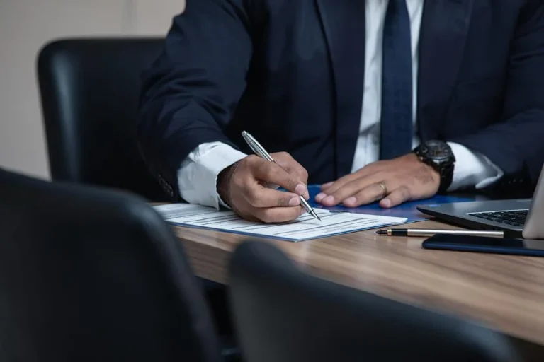 8 Ways to Avoid Getting Ripped Off by Your Personal Injury Attorney