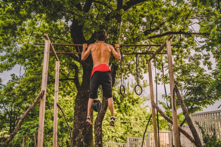 7 Tips on How to Build an Outdoor Gym in Your Backyard