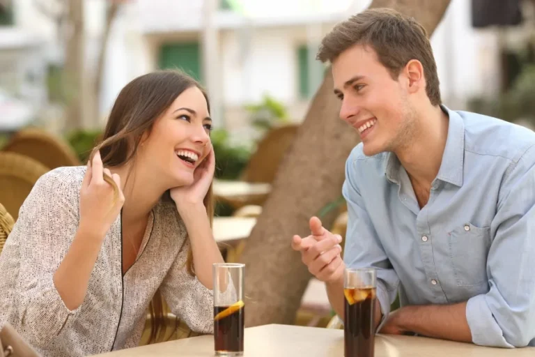 Say Goodbye to Awkward Dating Moments for Good with These Expert-Approved Tips